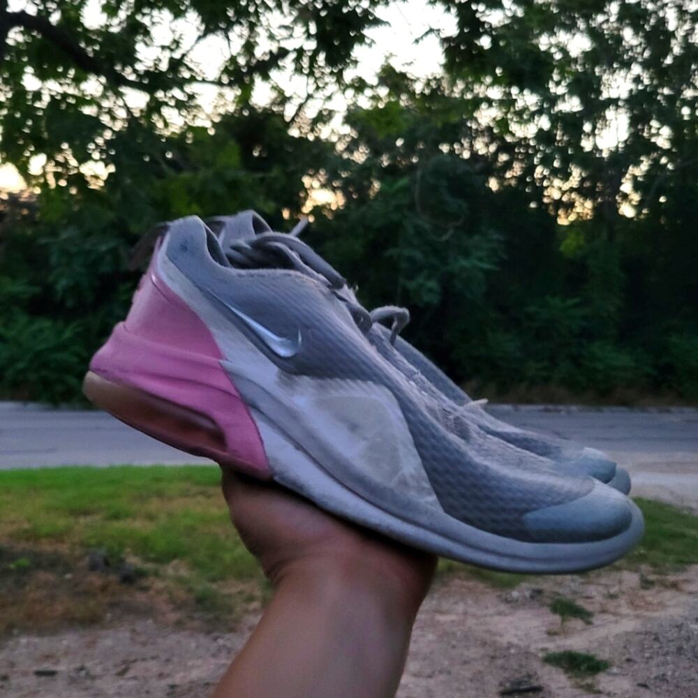 Nike Air Max Motion Shoes Girls 4.5 Grey Pink Needs Washed Comfort Silver Swish
